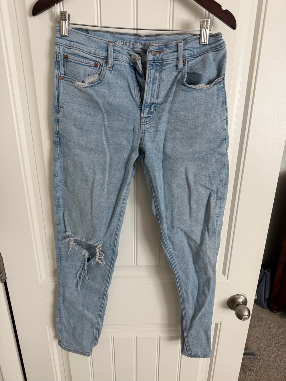 American Eagle Outfitters Light Blue Boyfriend Jeans with Knee Rip